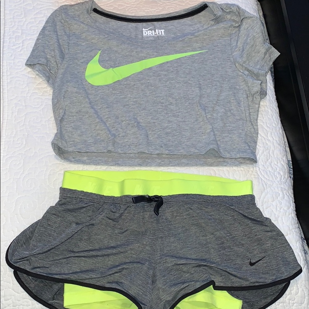 Women’s Nike outfit